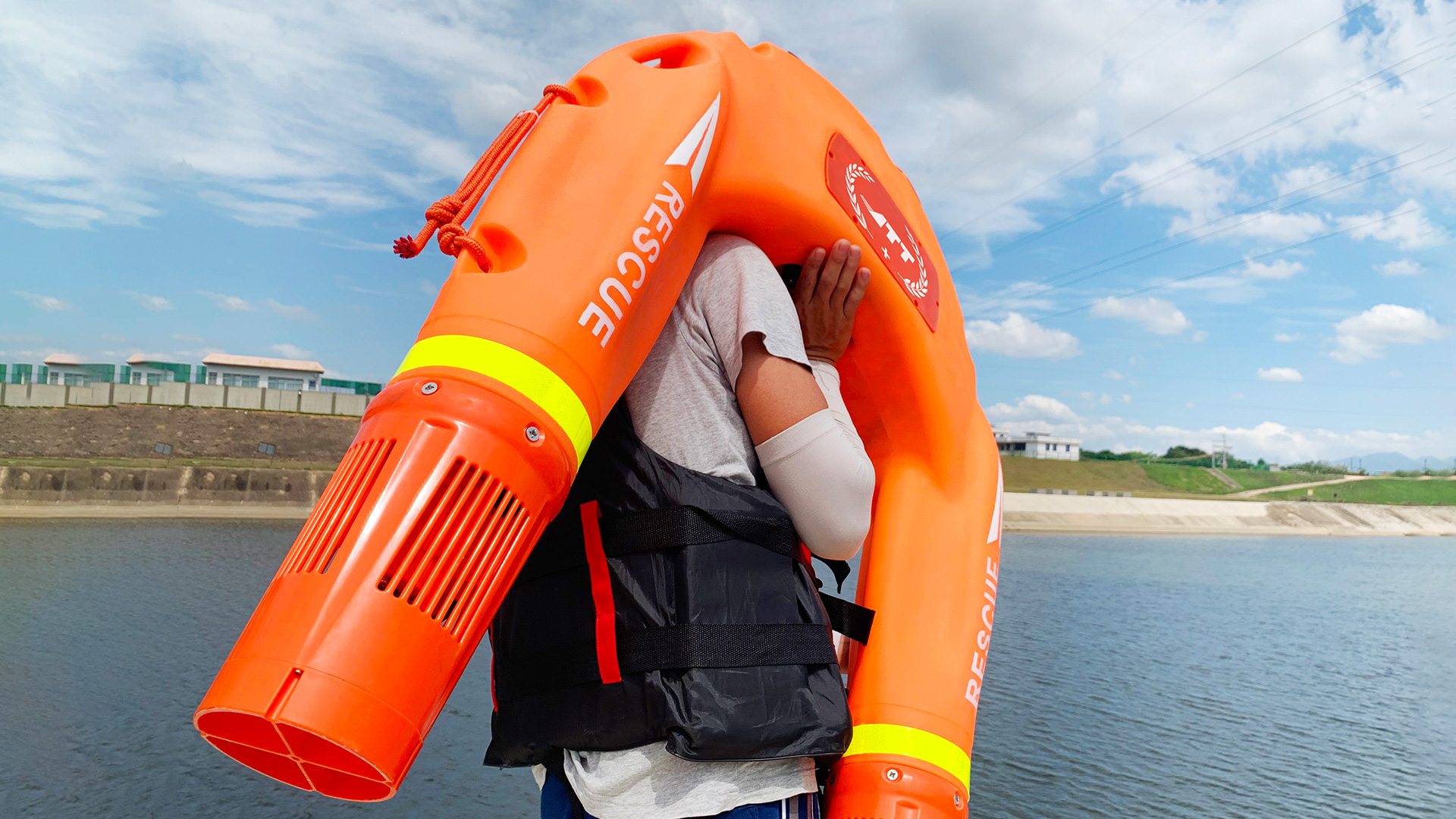 JTT-R2水上救援機(jī)器人